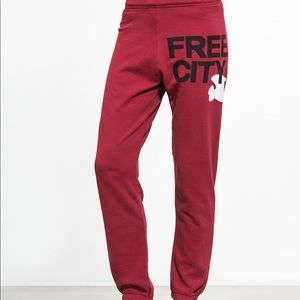 FREECITY red sweatpants
